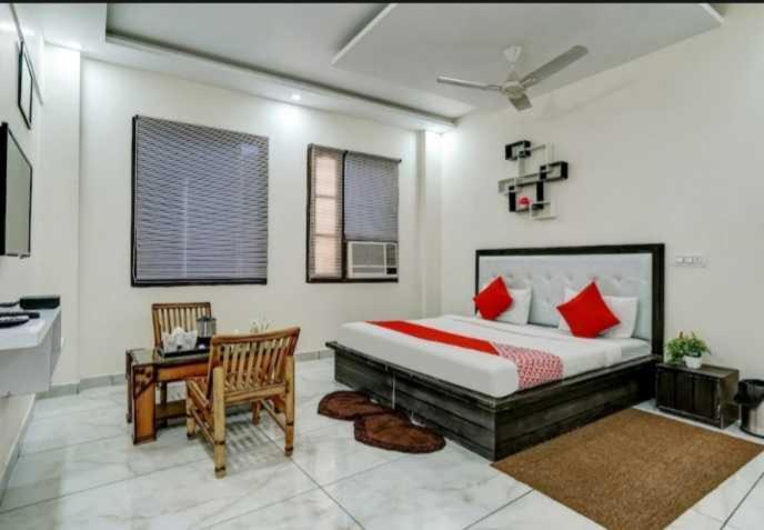 Hotel O Seventy Stay In Sohāna Екстериор снимка
