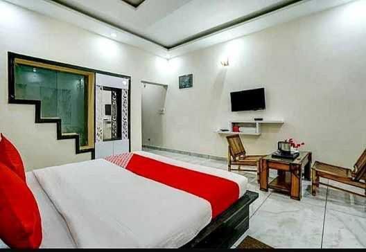 Hotel O Seventy Stay In Sohāna Екстериор снимка